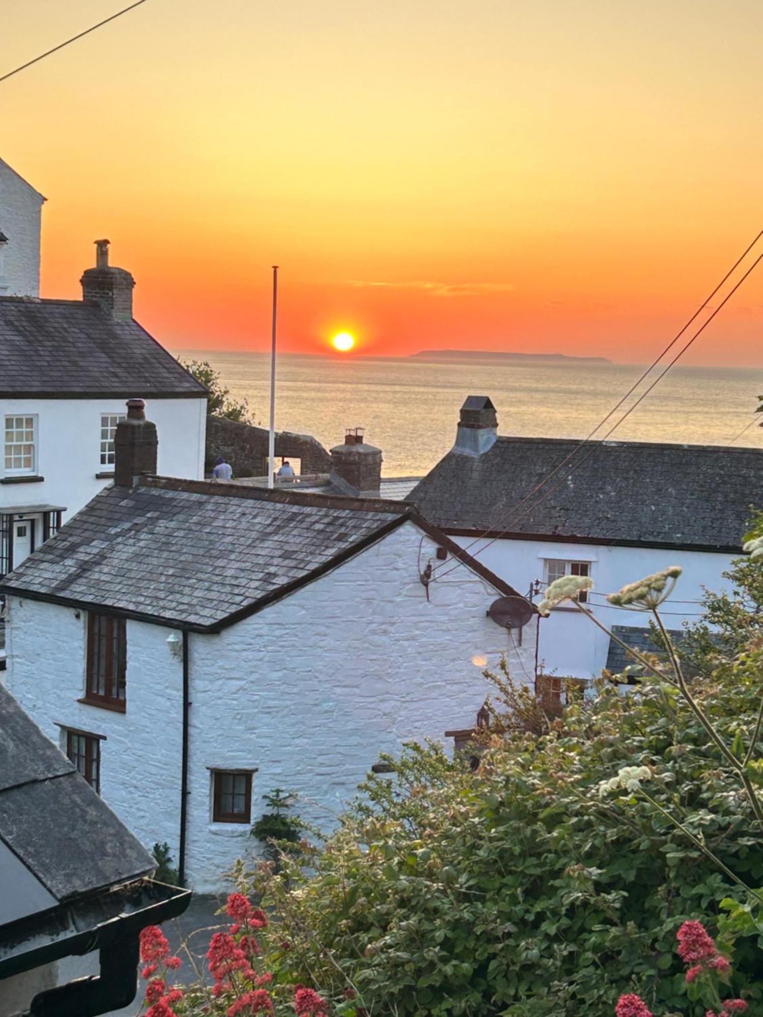 Cosy Boathouse Cottage By The Sea With Log Burner Bucks Mills Esterno foto